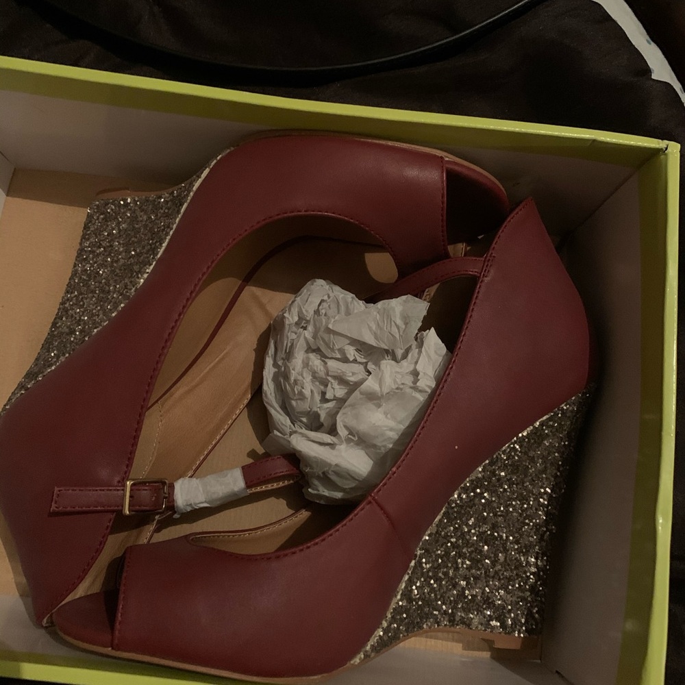 Red Wedges - Picture 3 of 4